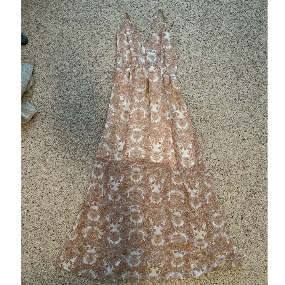 Promesa patterned maxi dress w/ open back. Size medium. ECU